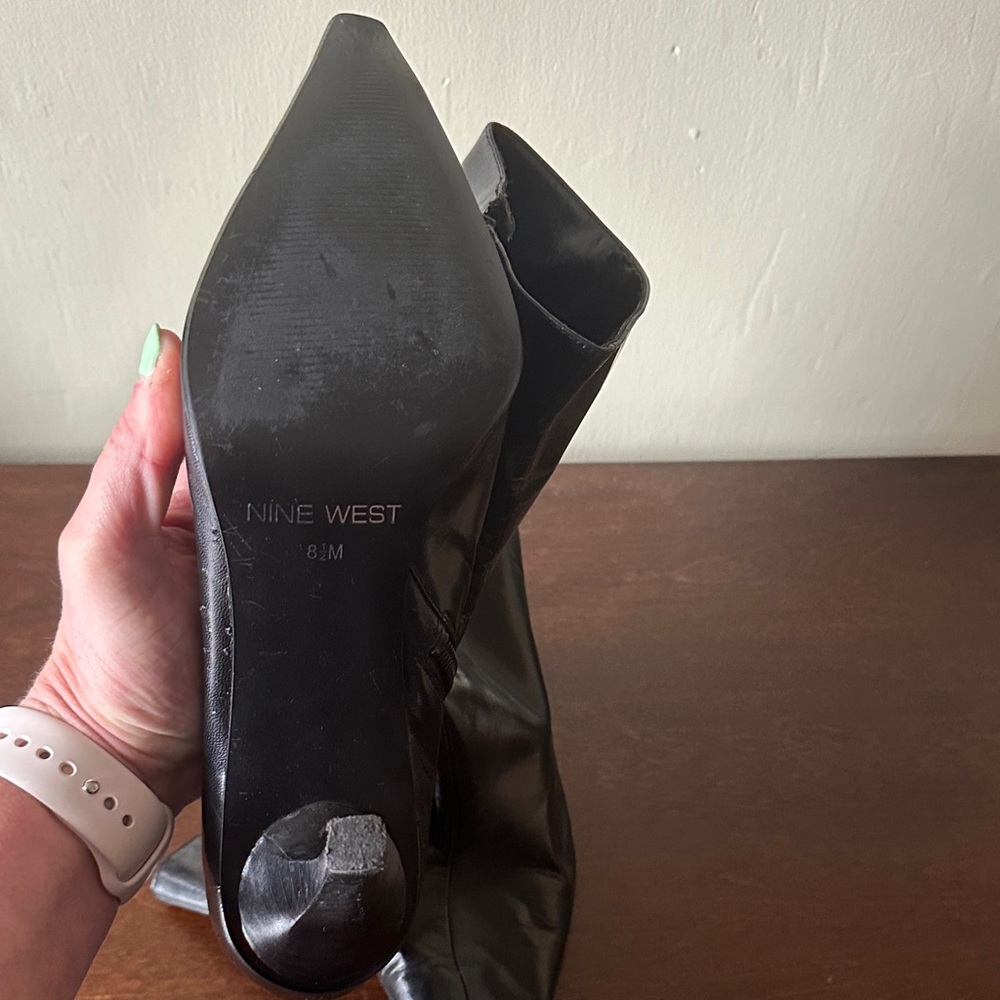 Nine West Black Pointed Toe Leather Ankle Booties with Side Zipper US8.5 - Picture 3 of 16